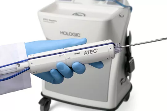 Brystbiopsisystem på hvid baggrund