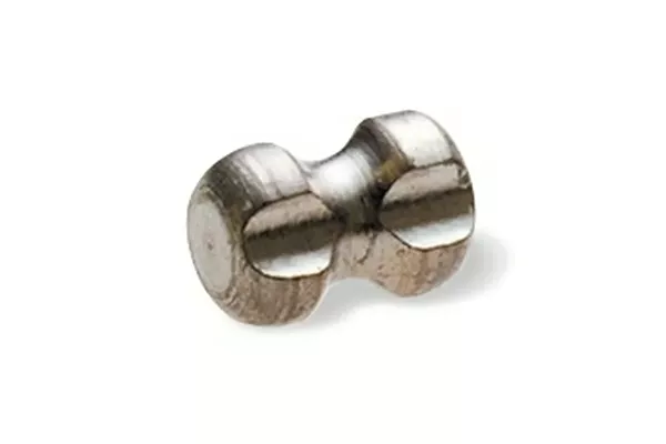 Timeglasmarkører til brystbiopsisteder på hvid baggrund